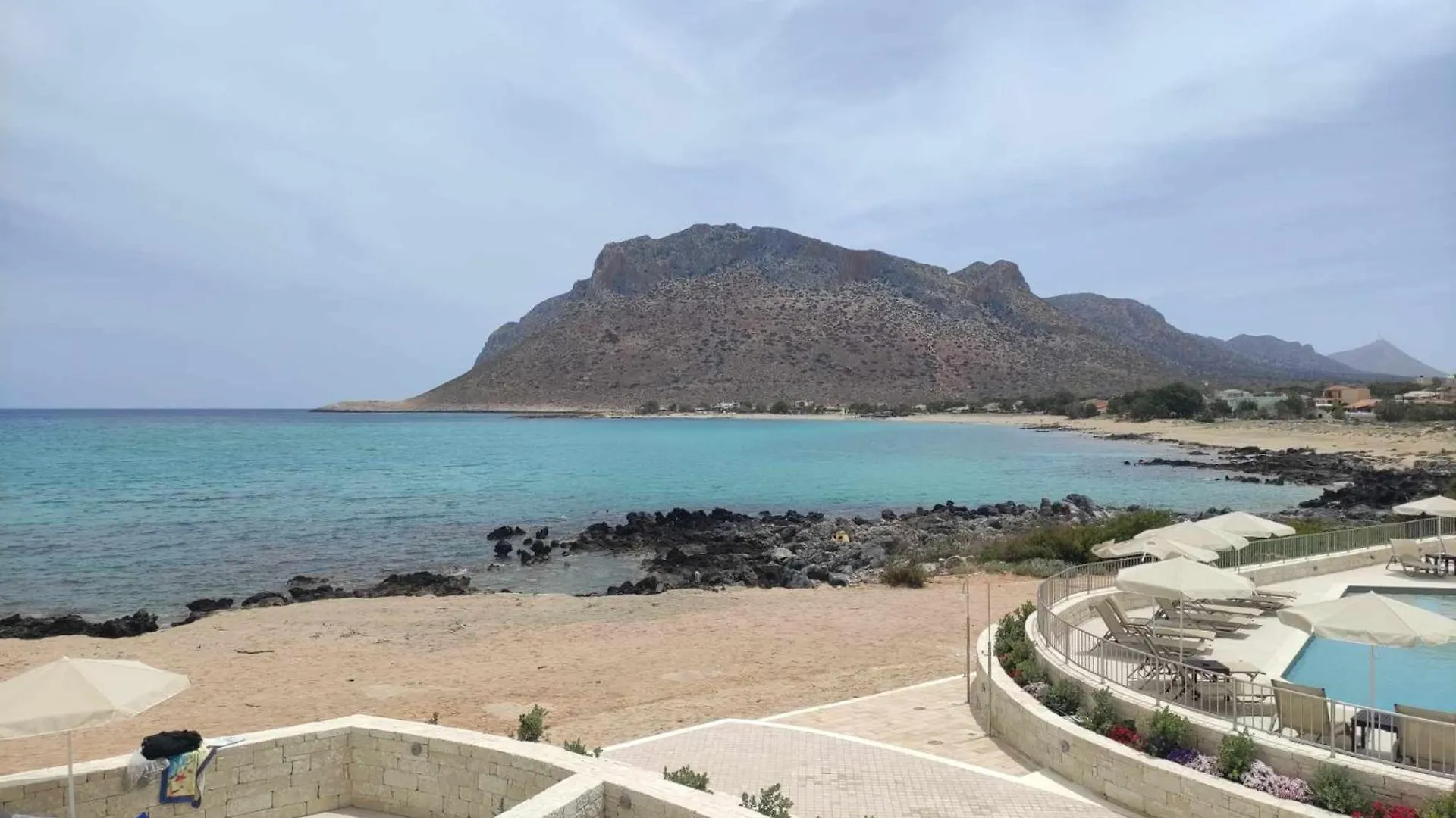 アパートホテル Blue Beach Villas Apartments Stavrós