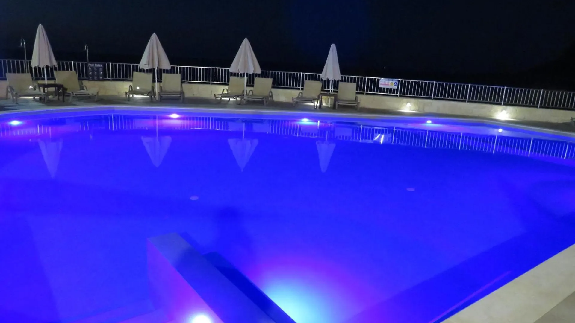 Blue Beach Villas Apartments Stavrós アパートホテル
